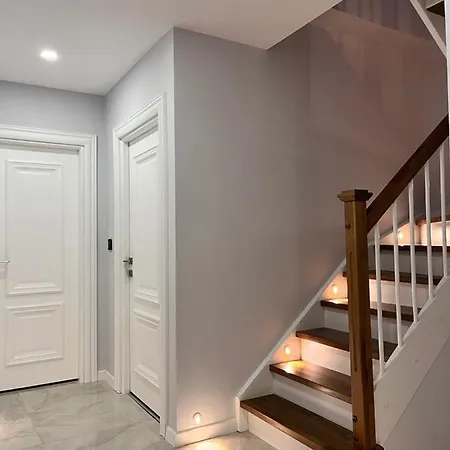 Lägenhet 3 Bedroom Doublex In Bakirkoey